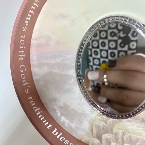 Thomas Kinkade musical jewelry box with mirror. Beautiful Mountaintop scene. - Picture 10 of 13